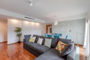 Modern 2 bedroom apt 20 min from city center